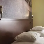 Otel Vinci Airport Modlniczka