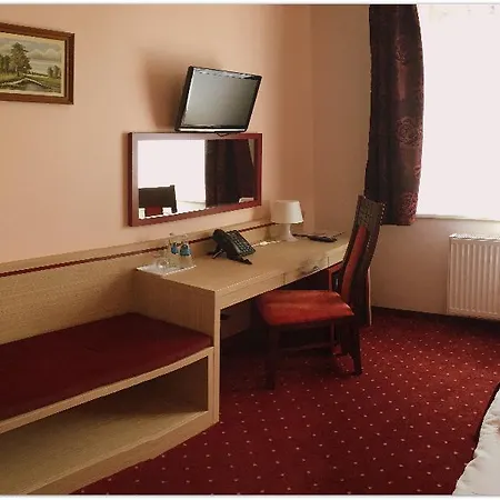 Vinci Airport 3* Modlniczka
