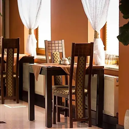 Vinci Airport 3*