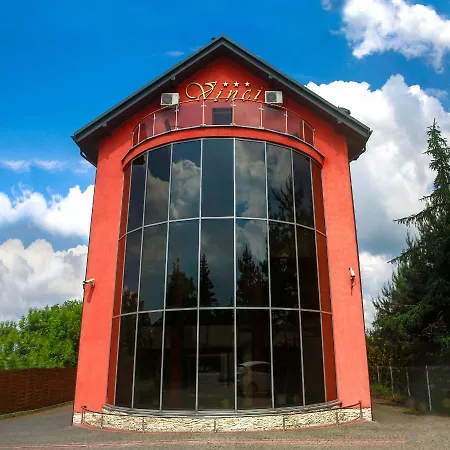 Vinci Airport 3* Modlniczka