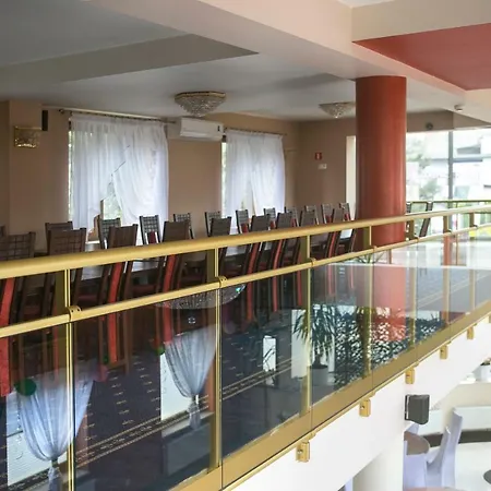 Vinci Airport Hotel Modlniczka